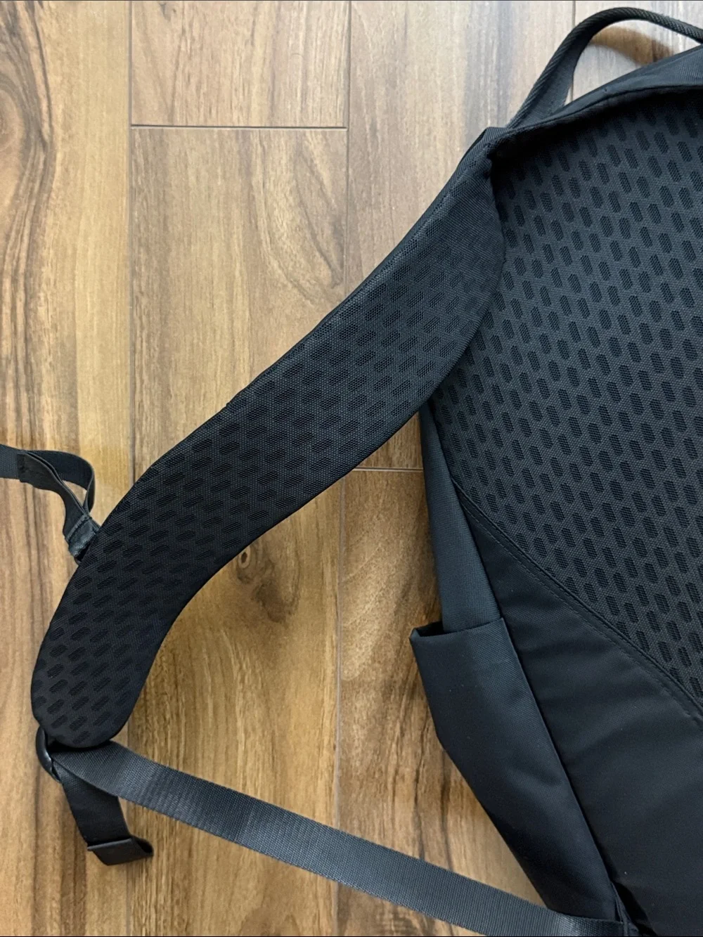 Lululemon Black Men's Utility Backpack - Versatile Everyday Carry